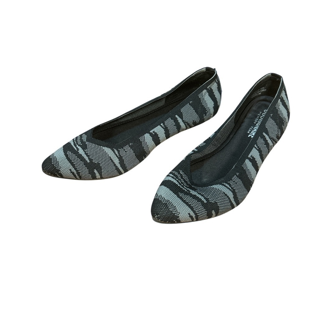 Pointed Toe Knit Flats in Black and Gray